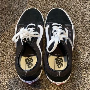 Black Old School Vans (Low Top)